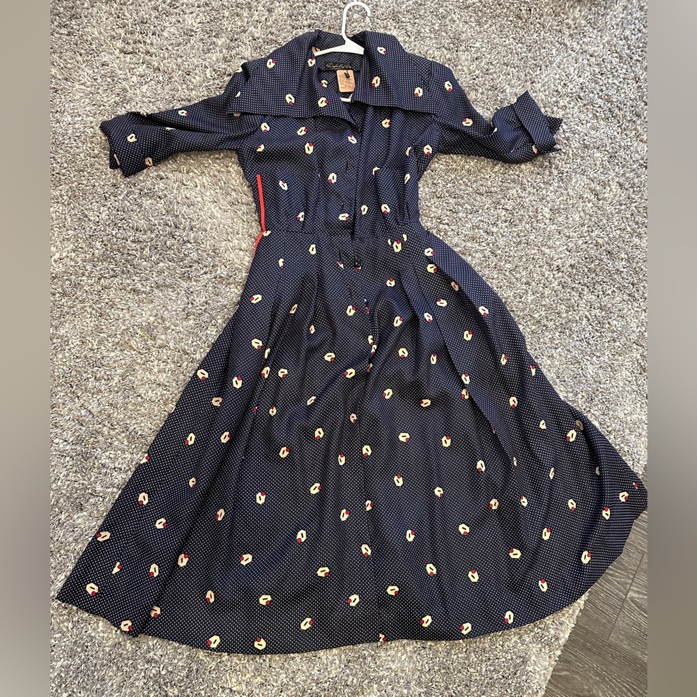 Vintage! 1940’s/1950’s vintage dress. Navy blue. Small waist. Flared Skirt. XS/0